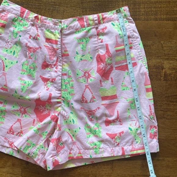 Lilly Pulitzer shorts. Size 8.​​​ - Picture 4 of 8